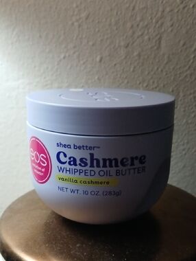 EOS Vanilla Cashmere Whipped Oil Butter Sealed